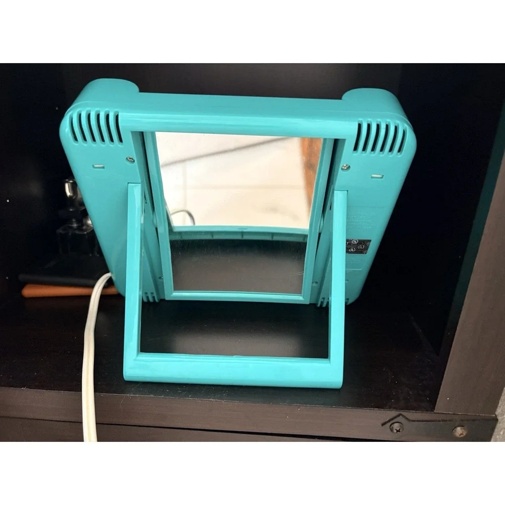 Vintage Windmere Lighted Makeup Mirror  Teal - 7.5